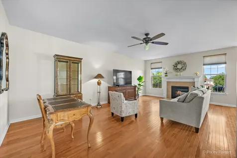 1155 Falcon Ridge Drive Elgin IL 60124