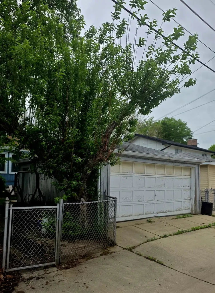 4153 Elm Avenue Brookfield IL 60513