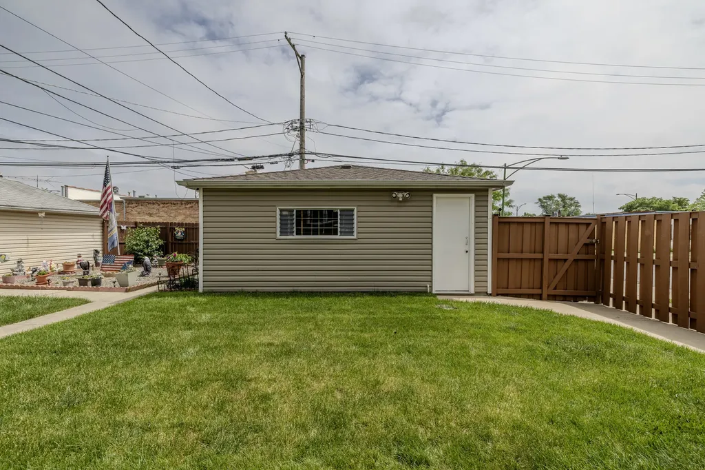 5401 North Magnet Avenue Chicago IL 60630