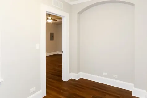 817 West Lakeside Place Chicago IL 60640