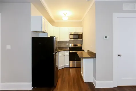 817 West Lakeside Place Chicago IL 60640