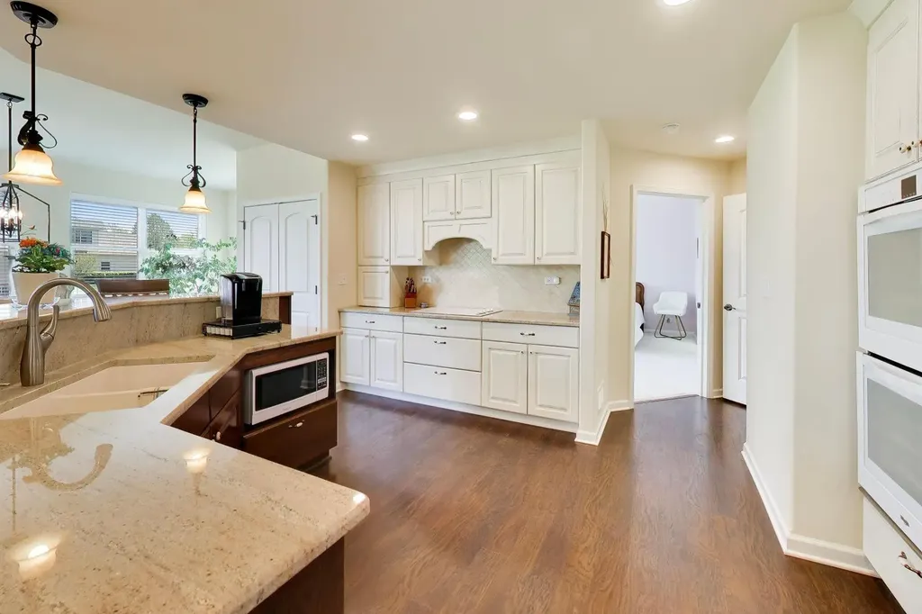 1126 Oak Point Court Antioch IL 60002