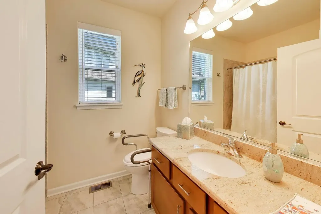 1126 Oak Point Court Antioch IL 60002