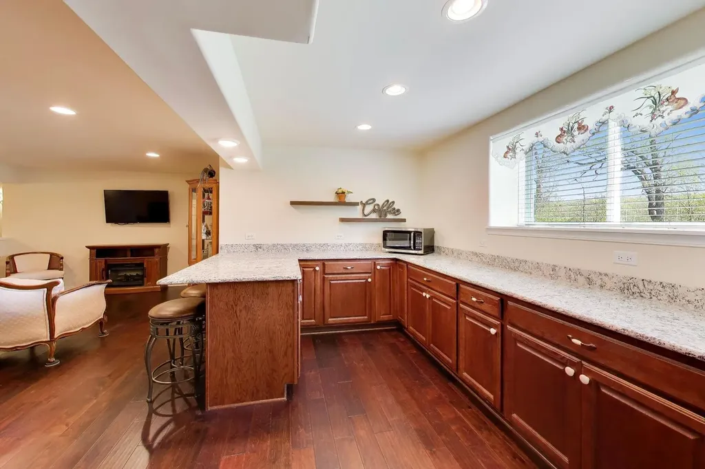 1126 Oak Point Court Antioch IL 60002