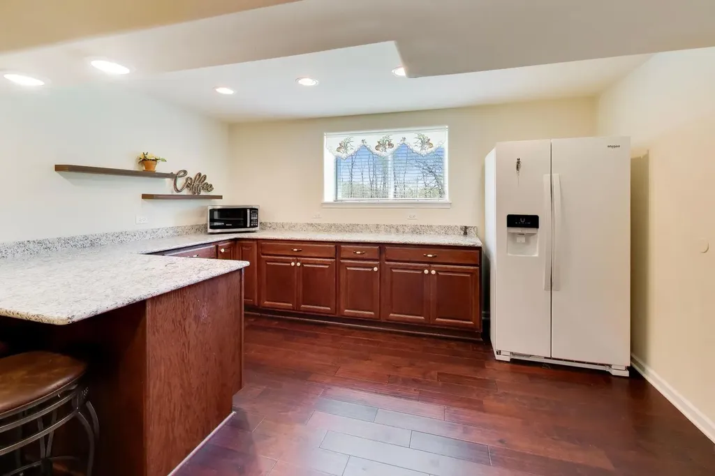 1126 Oak Point Court Antioch IL 60002