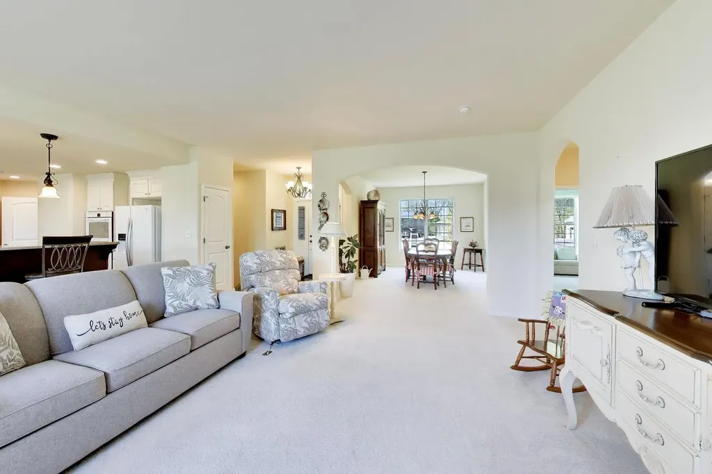 1126 Oak Point Court Antioch IL 60002