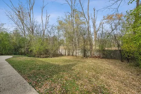 1305 Warwick Court Deerfield IL 60015