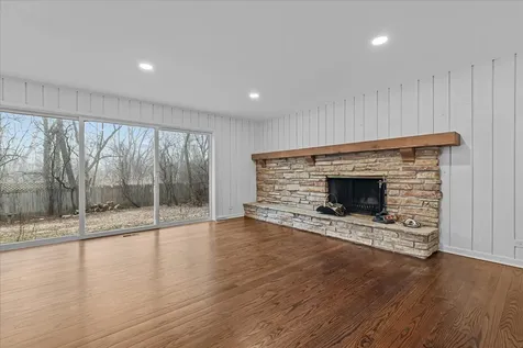 1305 Warwick Court Deerfield IL 60015