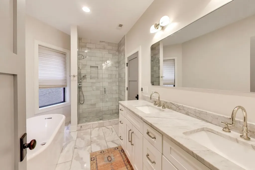 2136 West Waveland Avenue Chicago IL 60618