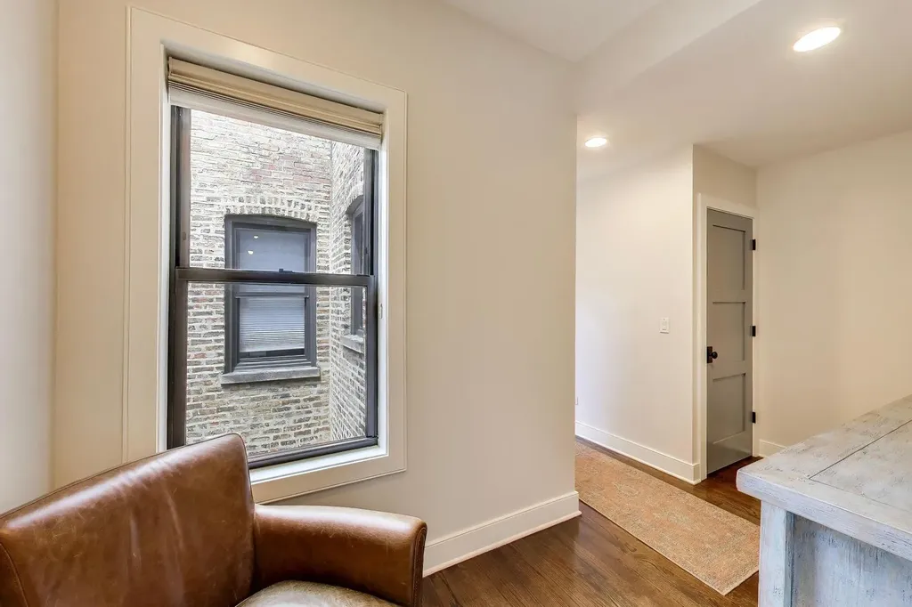 2136 West Waveland Avenue Chicago IL 60618