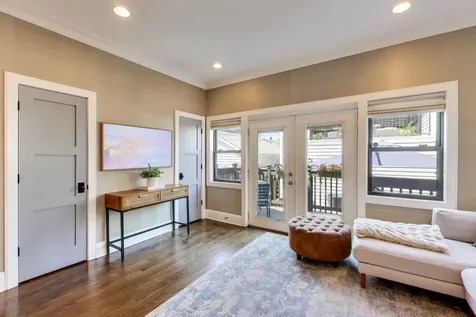 2136 West Waveland Avenue Chicago IL 60618