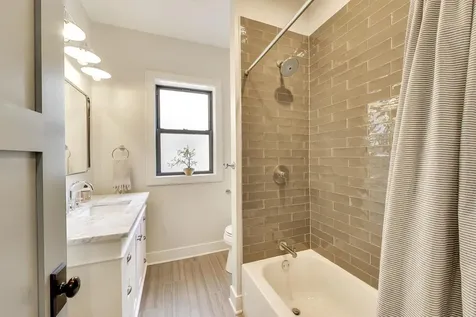 2136 West Waveland Avenue Chicago IL 60618