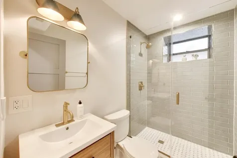 2136 West Waveland Avenue Chicago IL 60618
