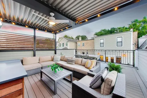 2136 West Waveland Avenue Chicago IL 60618
