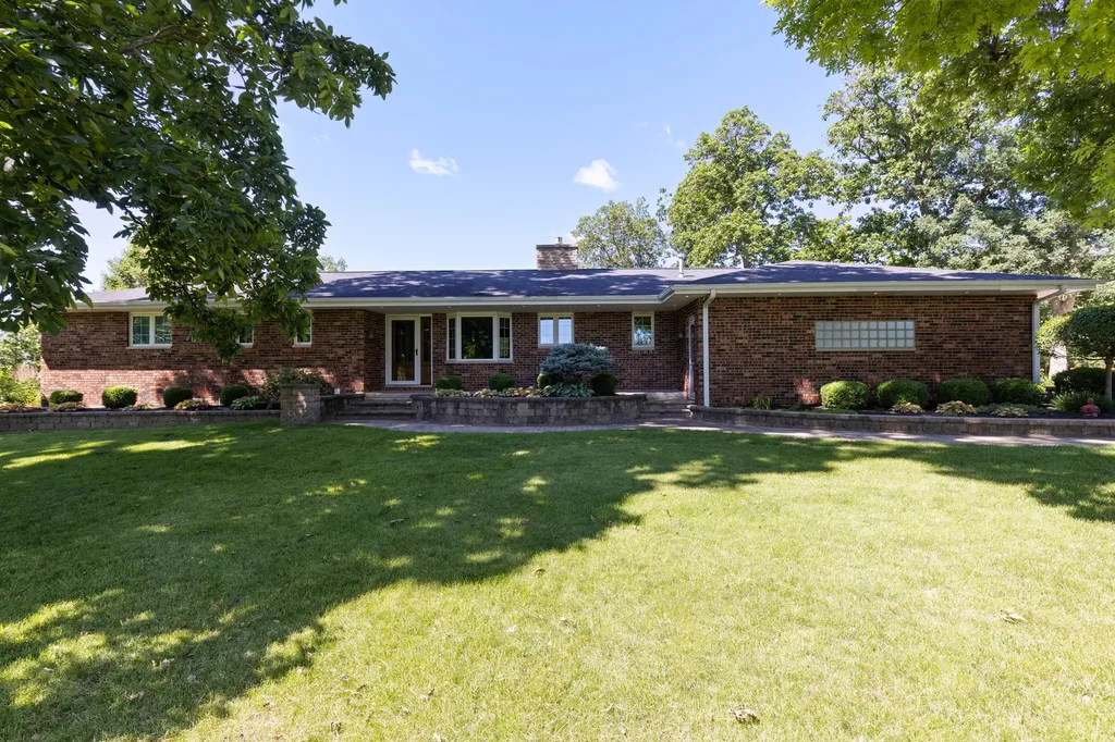 1048 North Blind Road Chana IL 61015