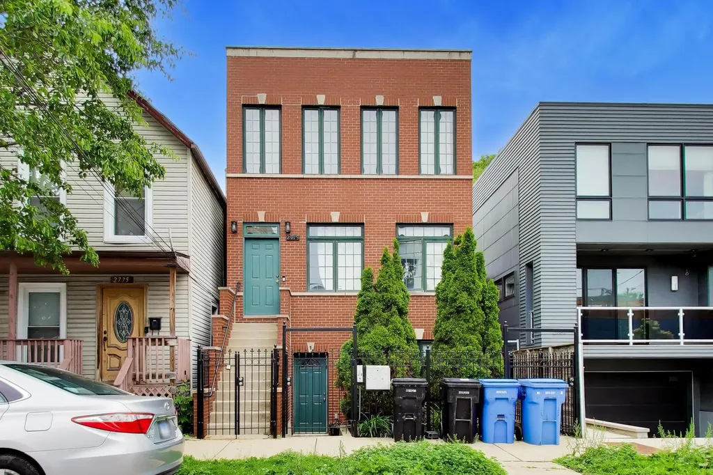 2779 West Henry Court Chicago IL 60647