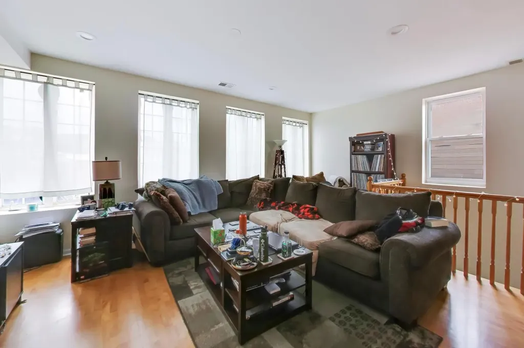 2779 West Henry Court Chicago IL 60647