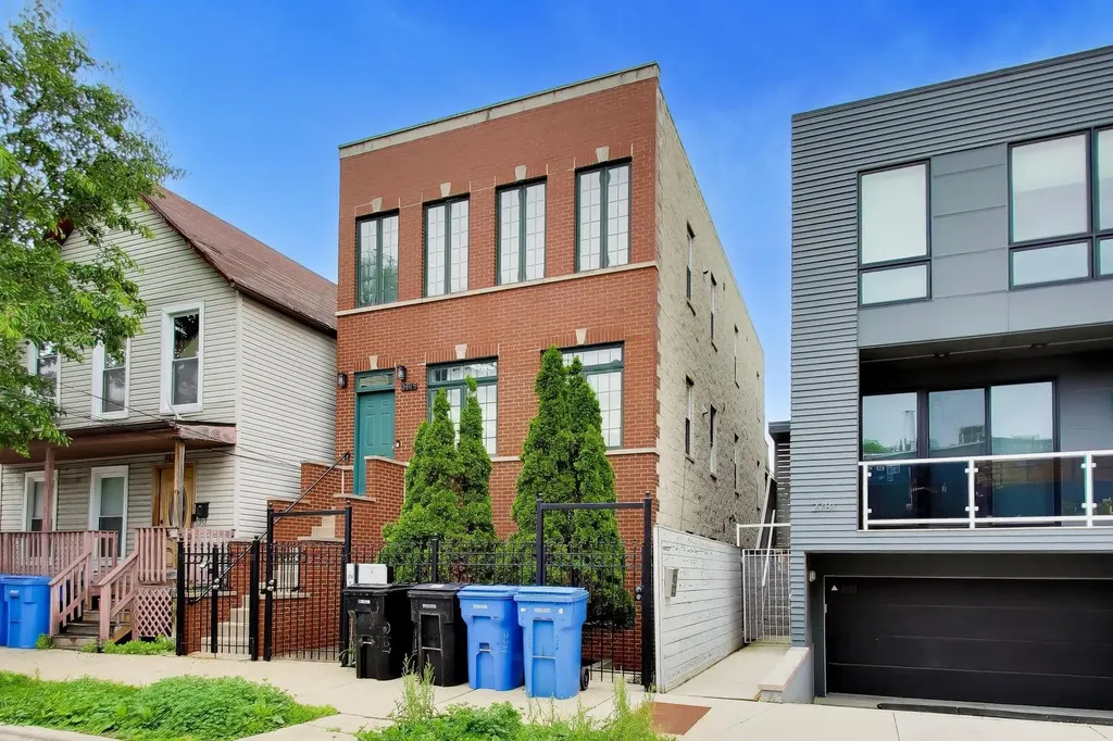 2779 West Henry Court Chicago IL 60647