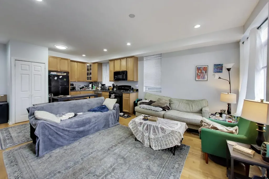 2779 West Henry Court Chicago IL 60647