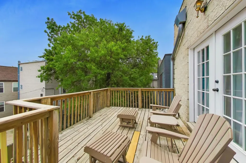 2779 West Henry Court Chicago IL 60647
