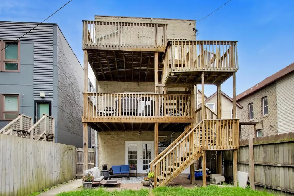 2779 West Henry Court Chicago IL 60647