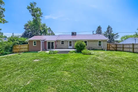 621 West Slocum Lake Road Wauconda IL 60084