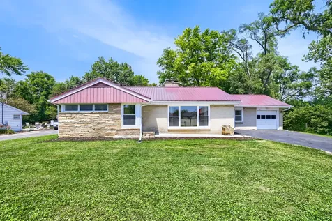 621 West Slocum Lake Road Wauconda IL 60084