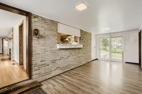 621 West Slocum Lake Road Wauconda IL 60084