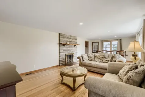 621 West Slocum Lake Road Wauconda IL 60084