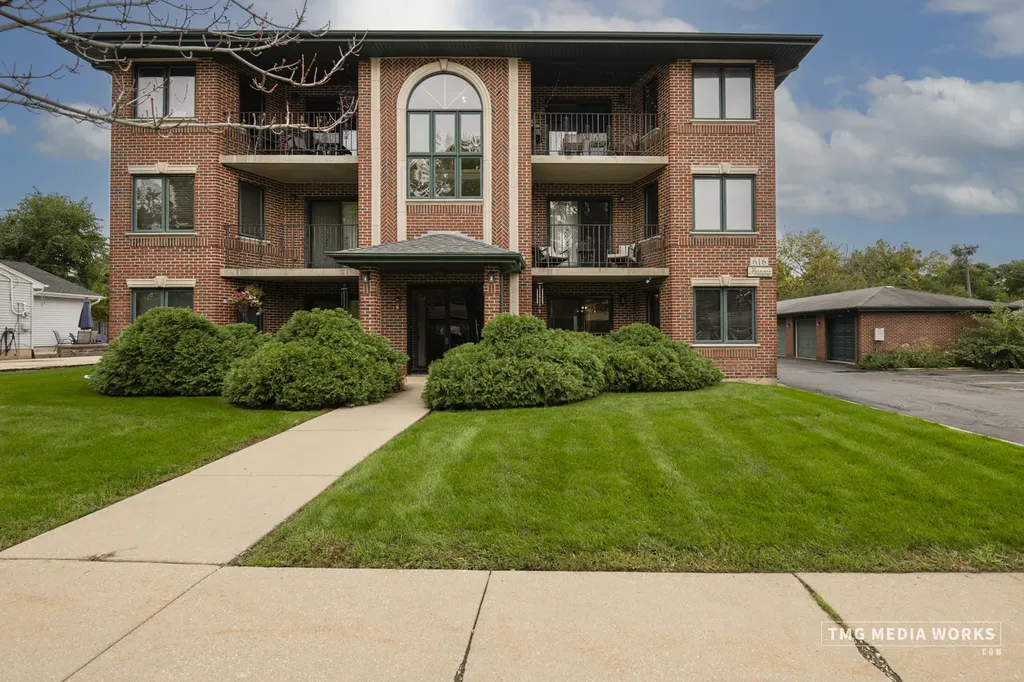 616 East 5th Avenue Naperville IL 60563