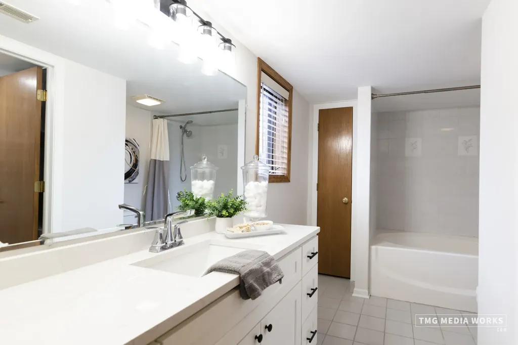 616 East 5th Avenue Naperville IL 60563