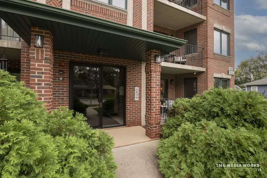 616 East 5th Avenue Naperville IL 60563