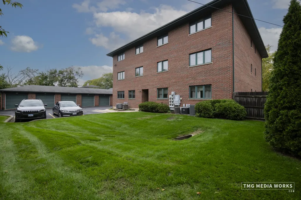 616 East 5th Avenue Naperville IL 60563