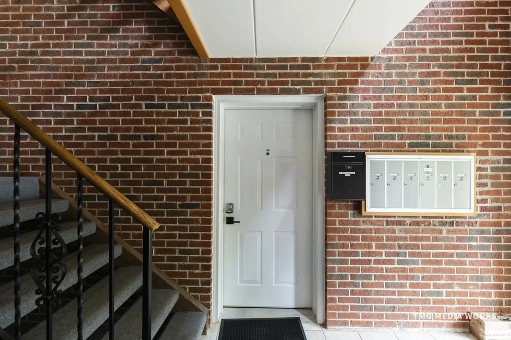 616 East 5th Avenue Naperville IL 60563