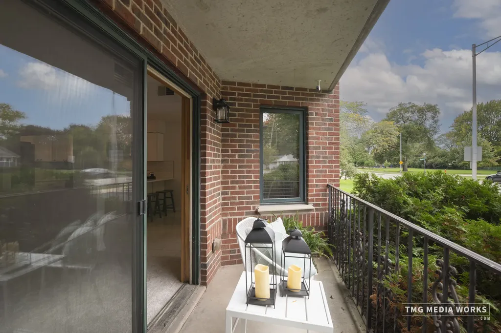 616 East 5th Avenue Naperville IL 60563