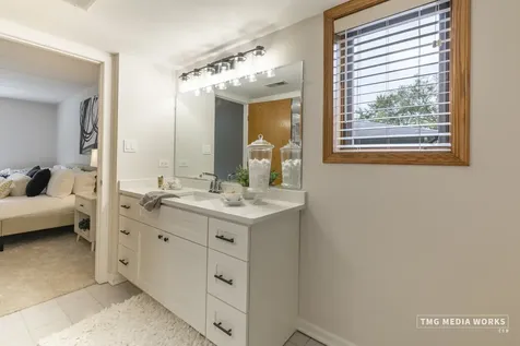 616 East 5th Avenue Naperville IL 60563