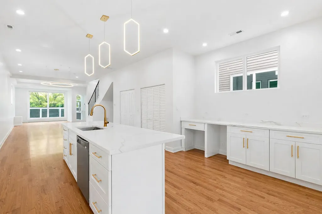 616 North Avers Avenue Chicago IL 60624