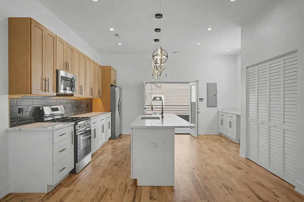 616 North Avers Avenue Chicago IL 60624
