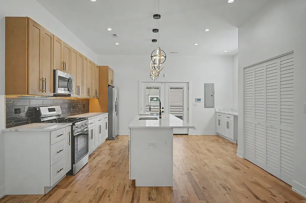 616 North Avers Avenue Chicago IL 60624