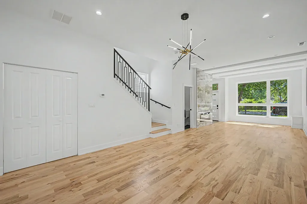616 North Avers Avenue Chicago IL 60624