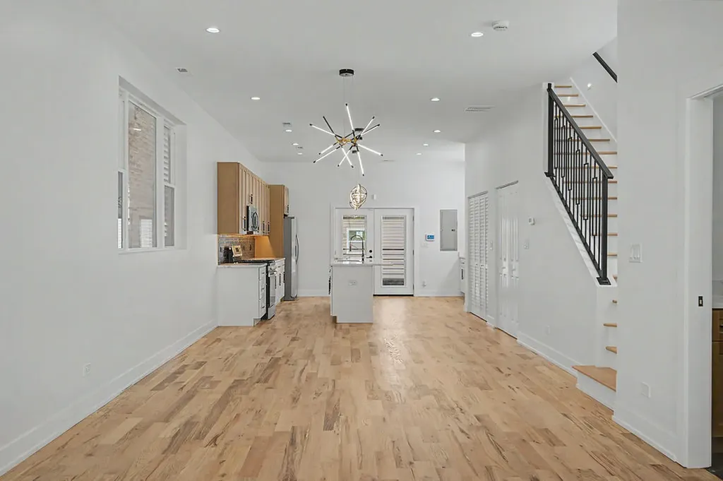 616 North Avers Avenue Chicago IL 60624