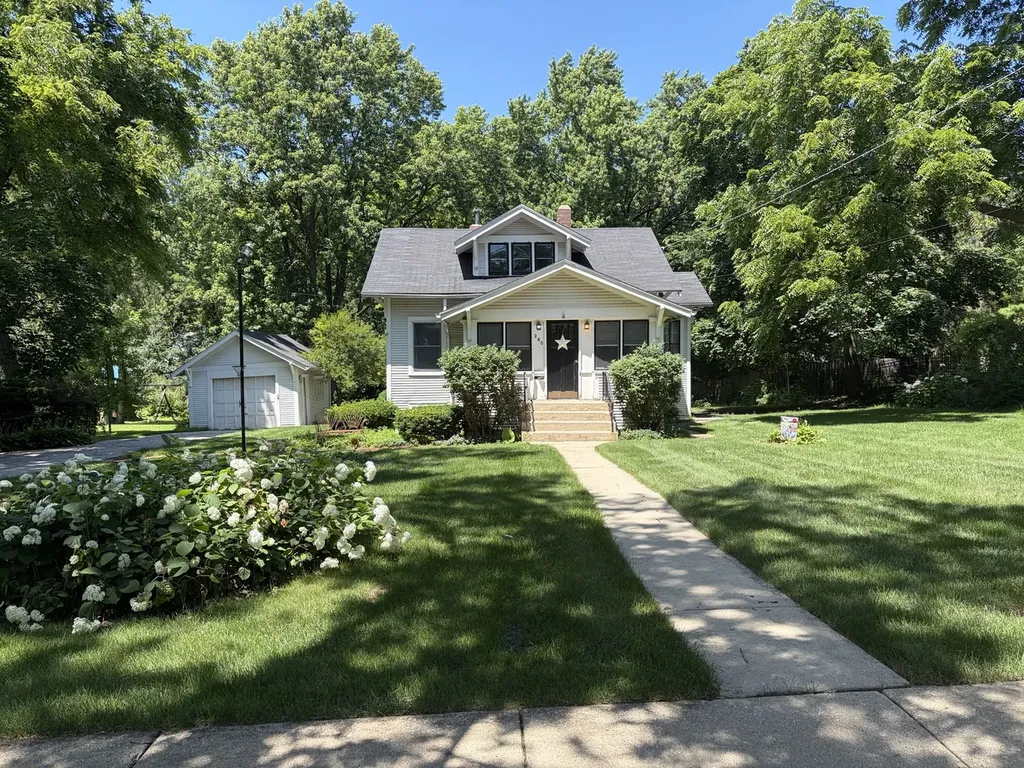 240 Hill Avenue Glen Ellyn IL 60137