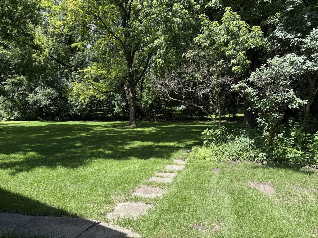 240 Hill Avenue Glen Ellyn IL 60137