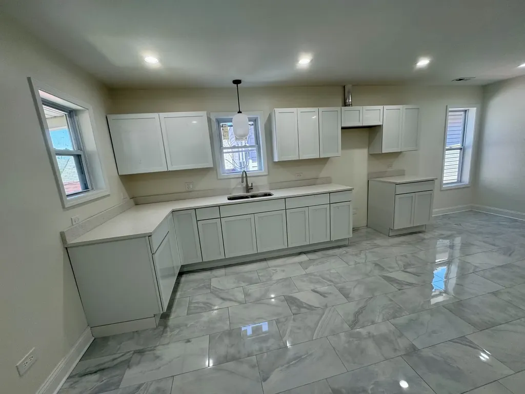 13226 South Burley Avenue Chicago IL 60633