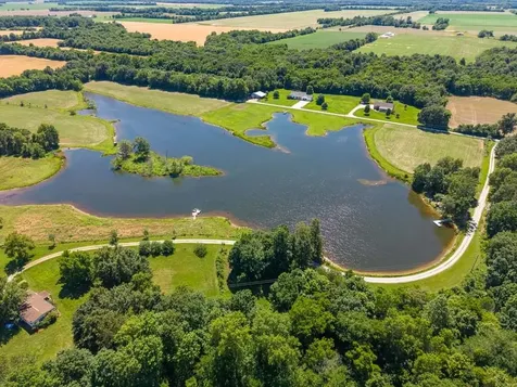 3042 Five Mile Creek Road Salem IL 62881
