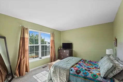 606 South Beacon Lane Round Lake IL 60073