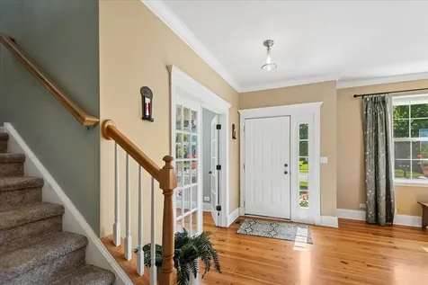 606 South Beacon Lane Round Lake IL 60073