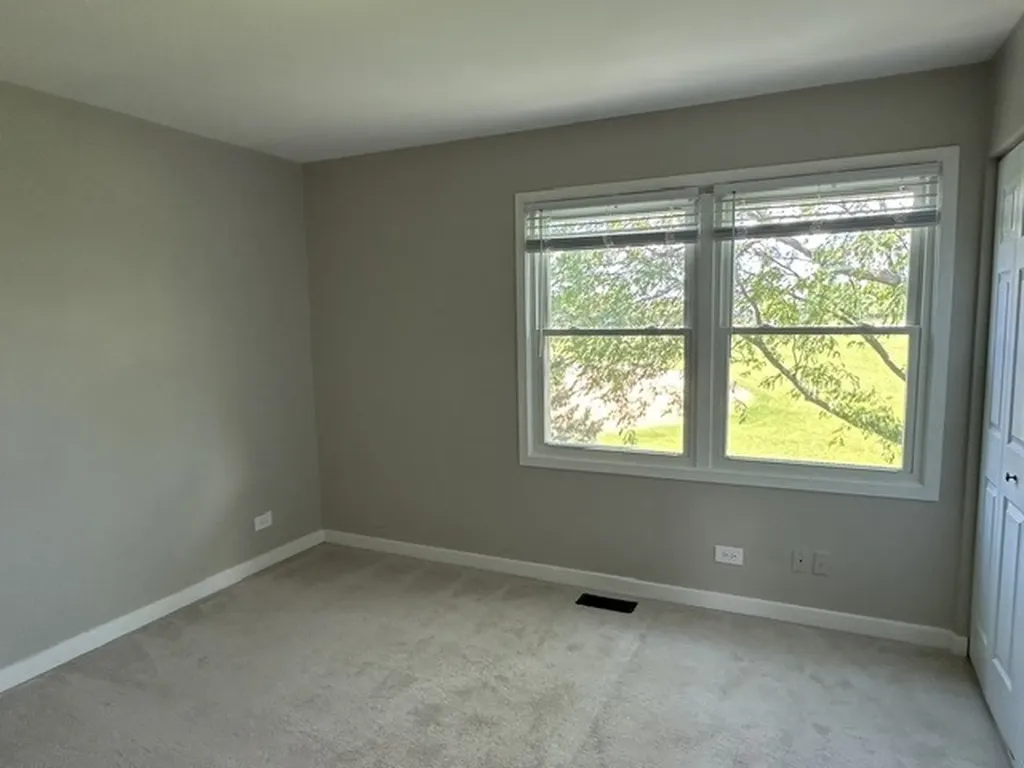 2343 Hamilton Place Schaumburg IL 60194