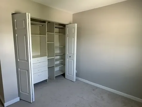 2343 Hamilton Place Schaumburg IL 60194