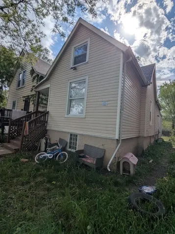 8818 South Carpenter Street Chicago IL 60620